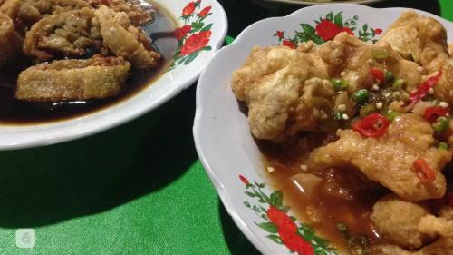 Warung Gaul Ayam Malaya yang Legendaris